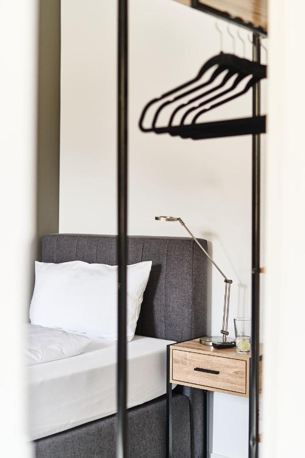 Primera Zimmer Mit Gemeinschaftsbad Singen Exterior foto